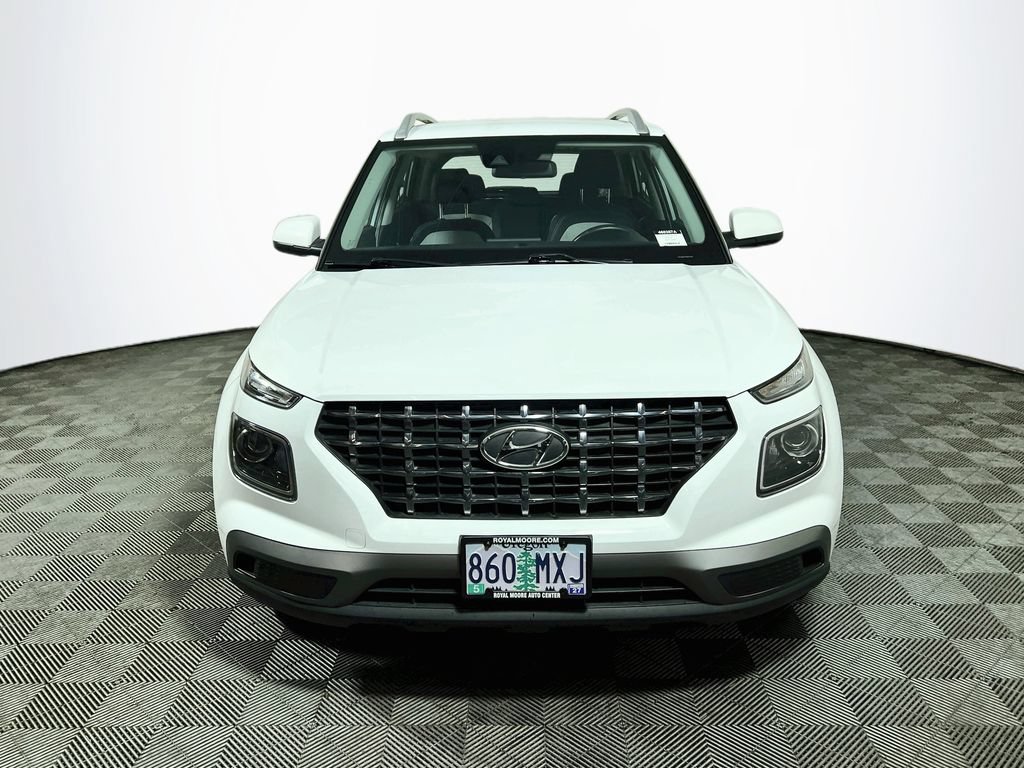 Used 2021 Hyundai Venue SEL w/ Cargo Package FWD image 2