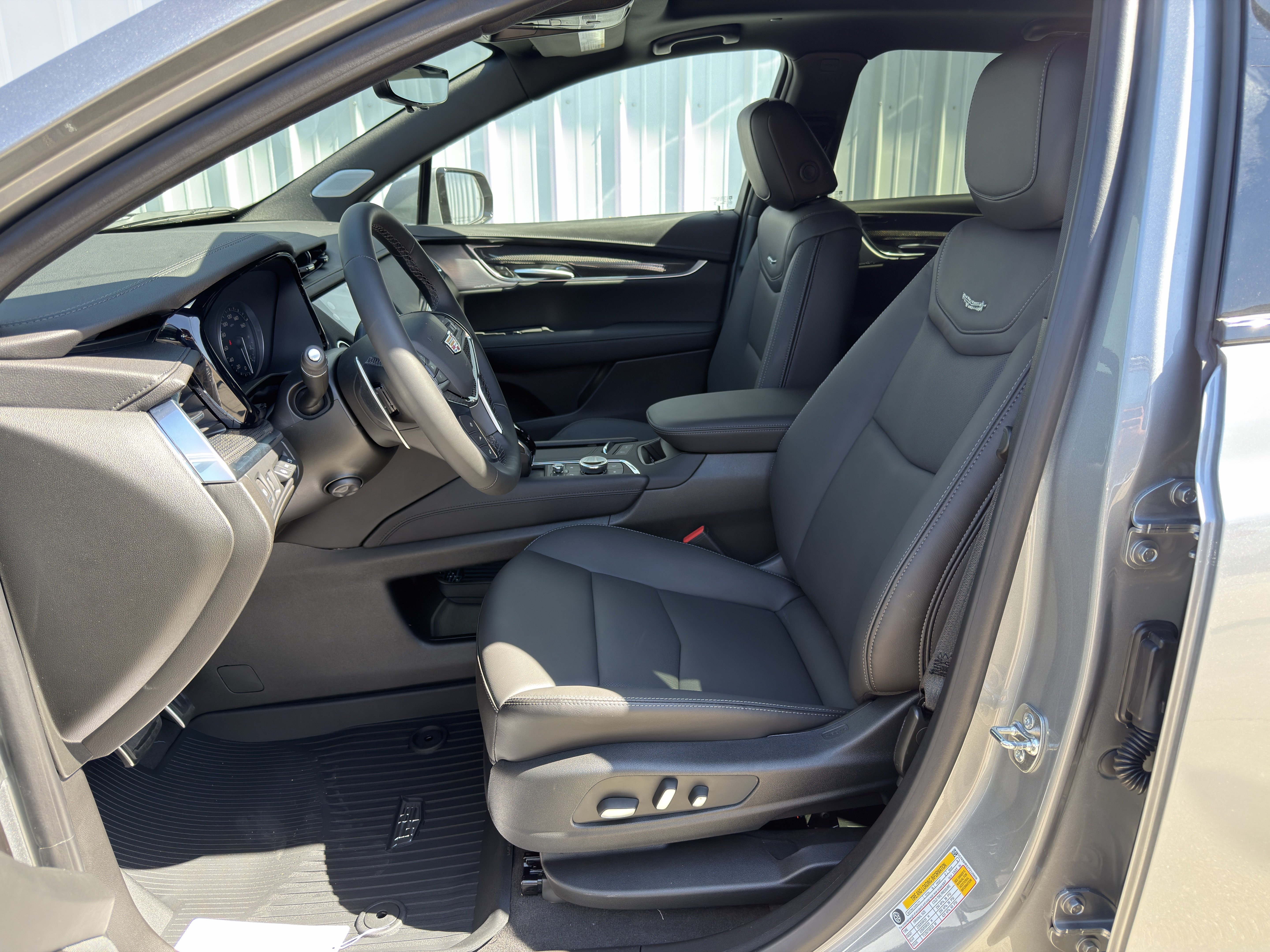 New 2026 Cadillac XT5 Sportv w/ LPO, Floor Liner Package AWD/4WD image 19