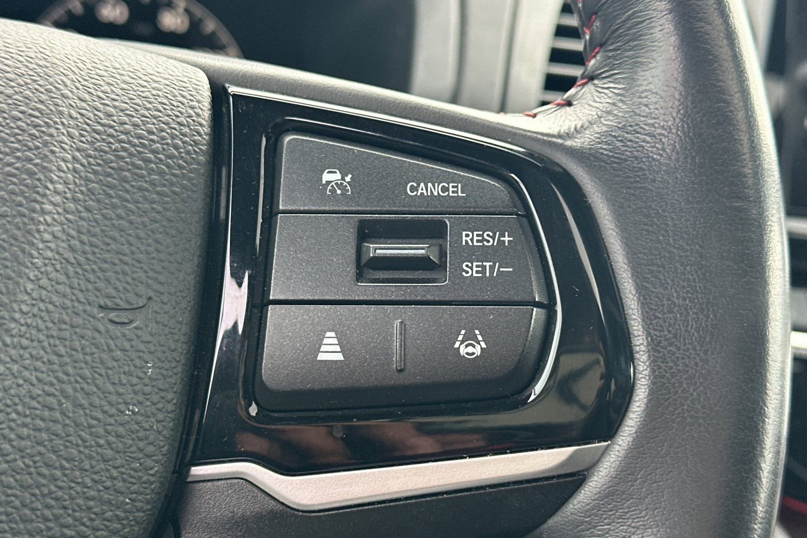 Used 2025 Honda Odyssey Sport-L image 38