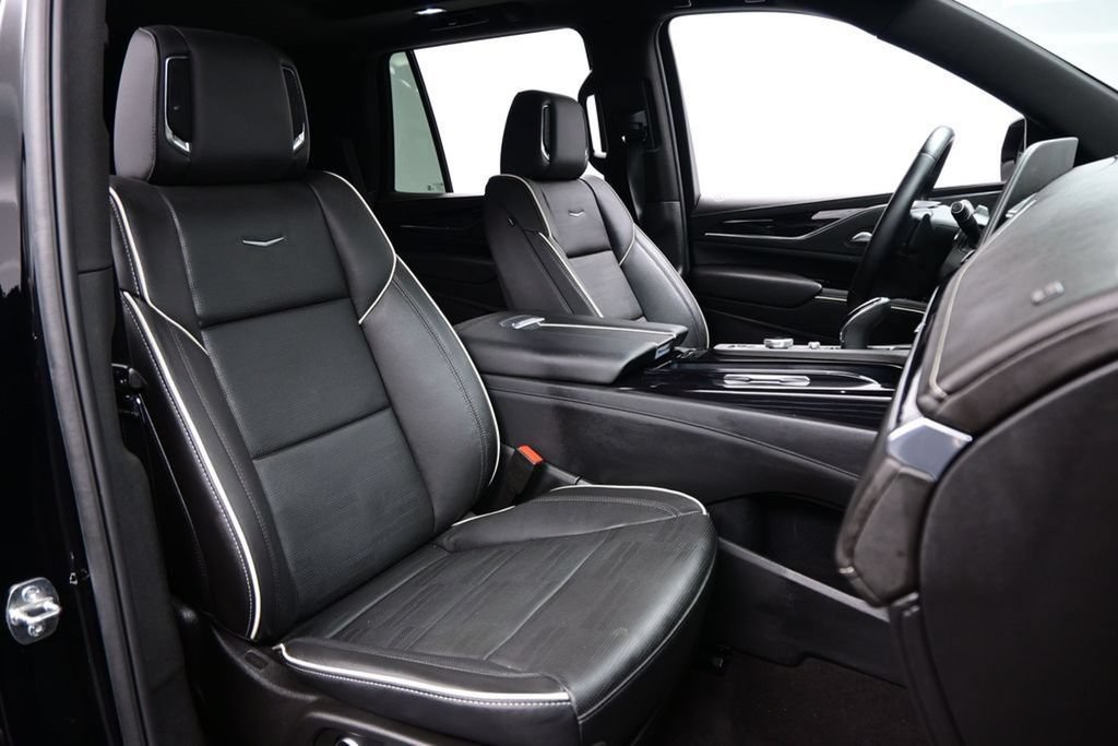 Used 2024 Cadillac Escalade Sport w/ Touring Package AWD/4WD image 13