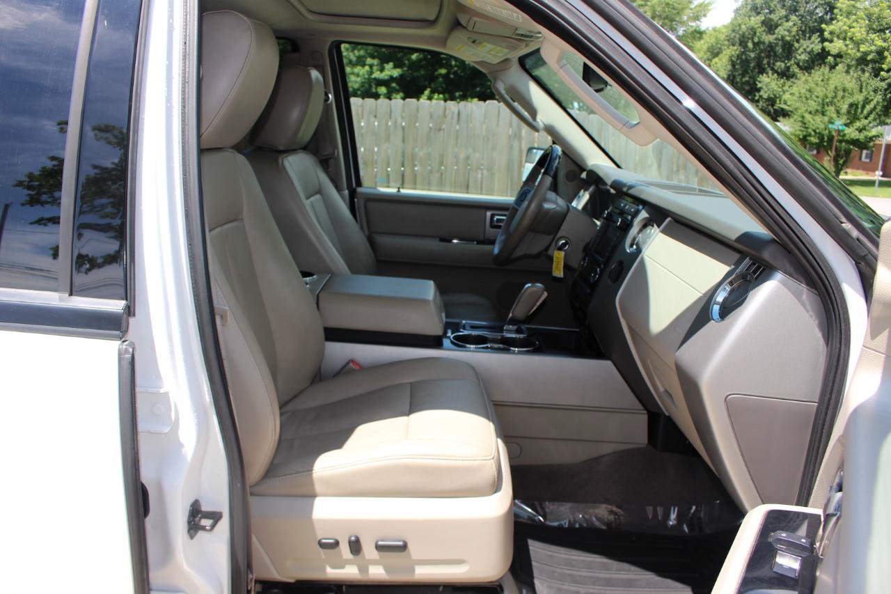 Used 2014 Ford Expedition Limited w/ Equipment Group 301A AWD/4WD image 42
