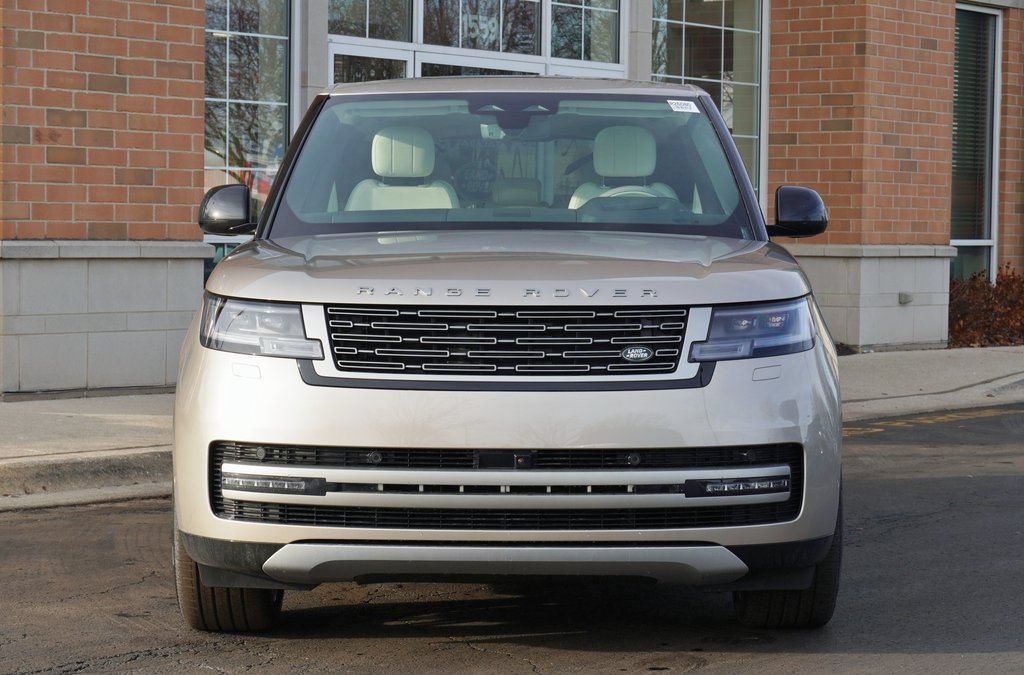 Used 2026 Land Rover Range Rover SE AWD/4WD image 4