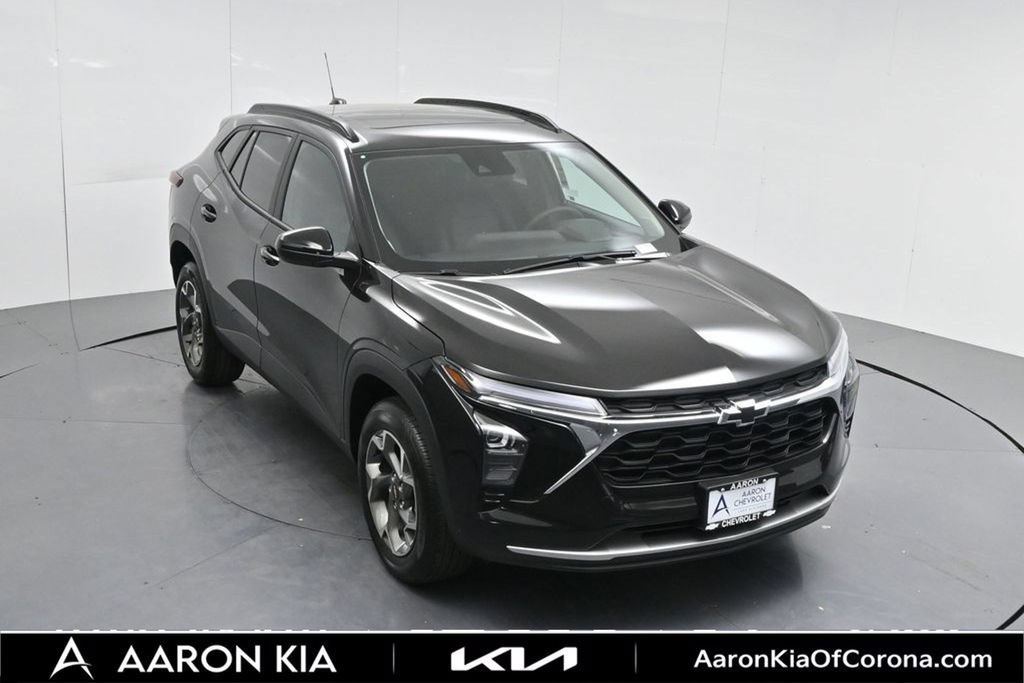 Used 2026 Chevrolet Trax LT w/ Sunroof Package FWD image 61