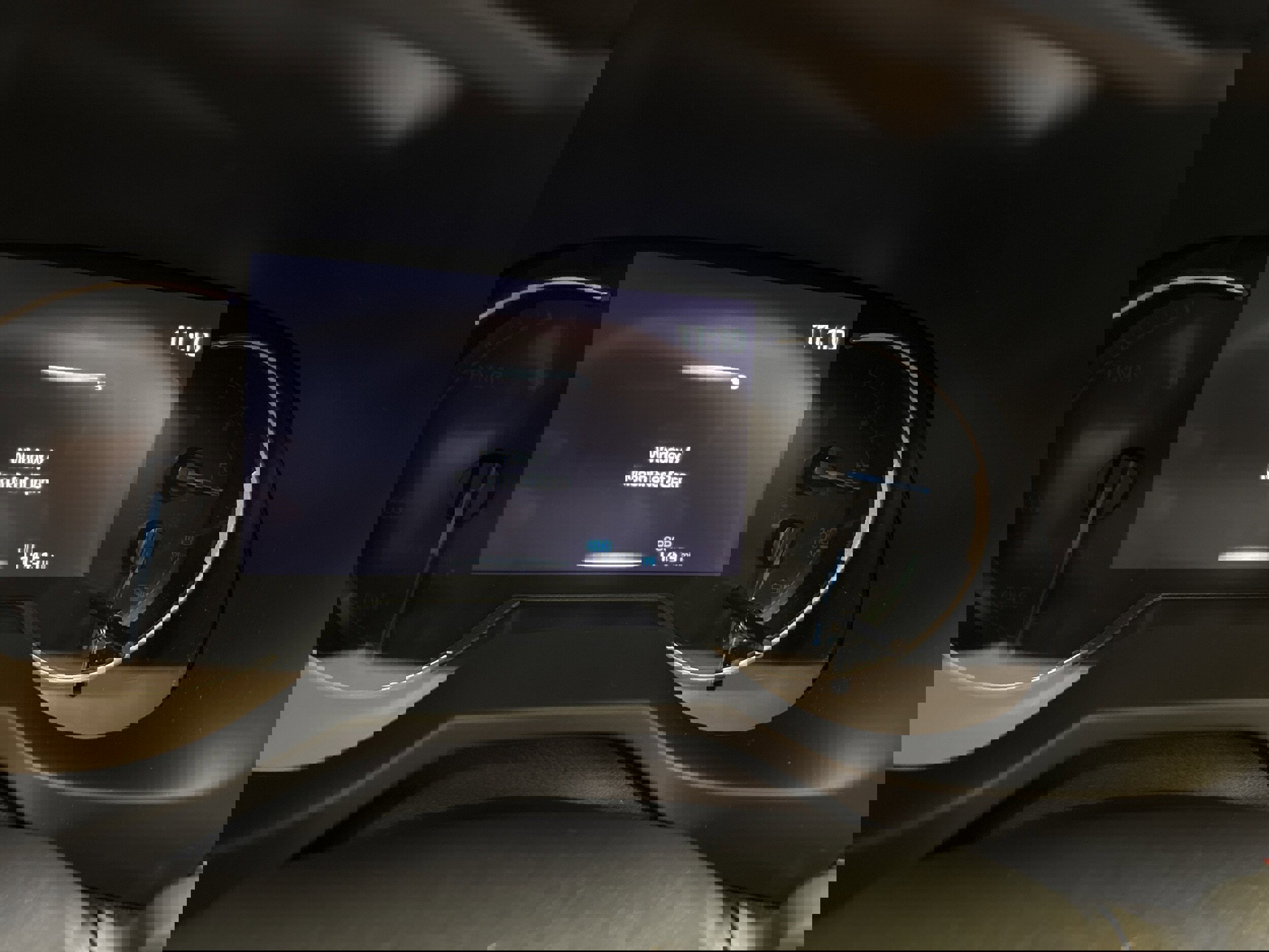 Used 2024 Toyota RAV4 SE w/ Weather & Moonroof Package image 5