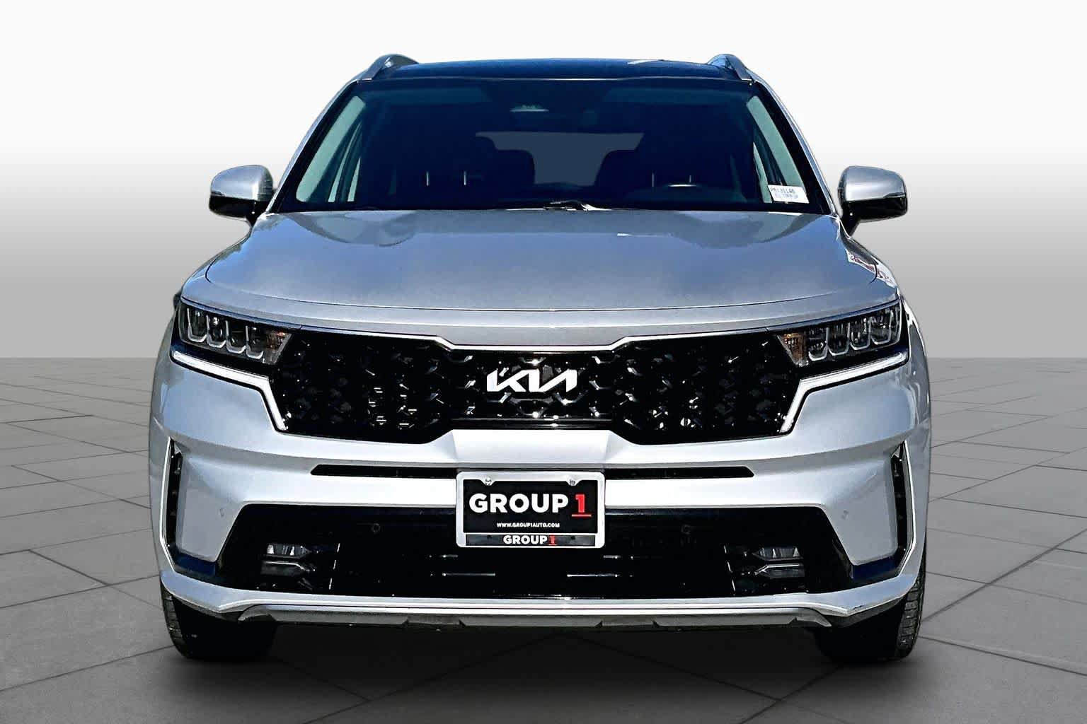 Used 2023 Kia Sorento EX w/ Panoramic Sunroof Package AWD/4WD image 4