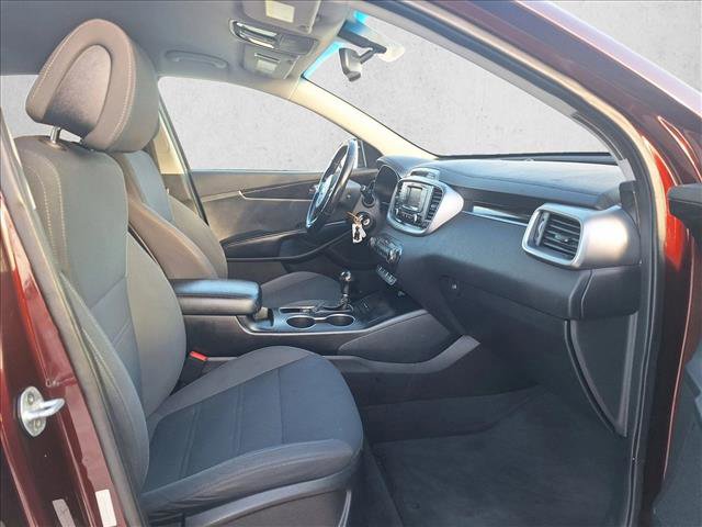 Used 2016 Kia Sorento LX w/ LX Convenience Package image 19