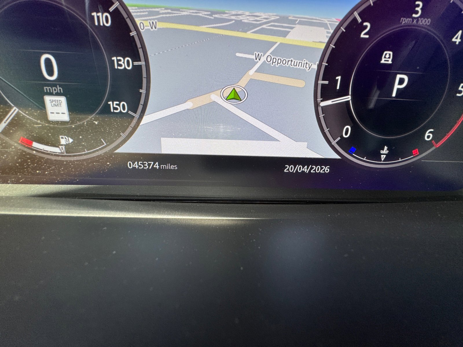 Used 2020 Land Rover Discovery HSE image 11