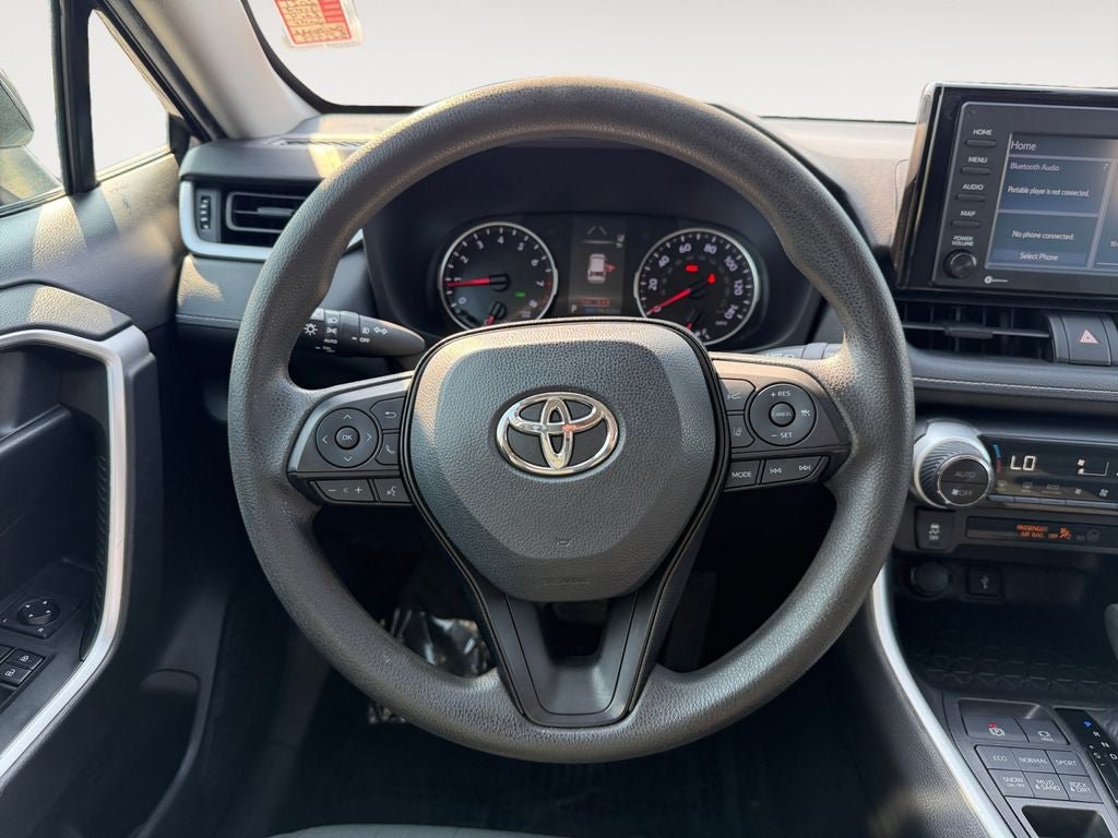 Used 2021 Toyota RAV4 XLE AWD/4WD image 13