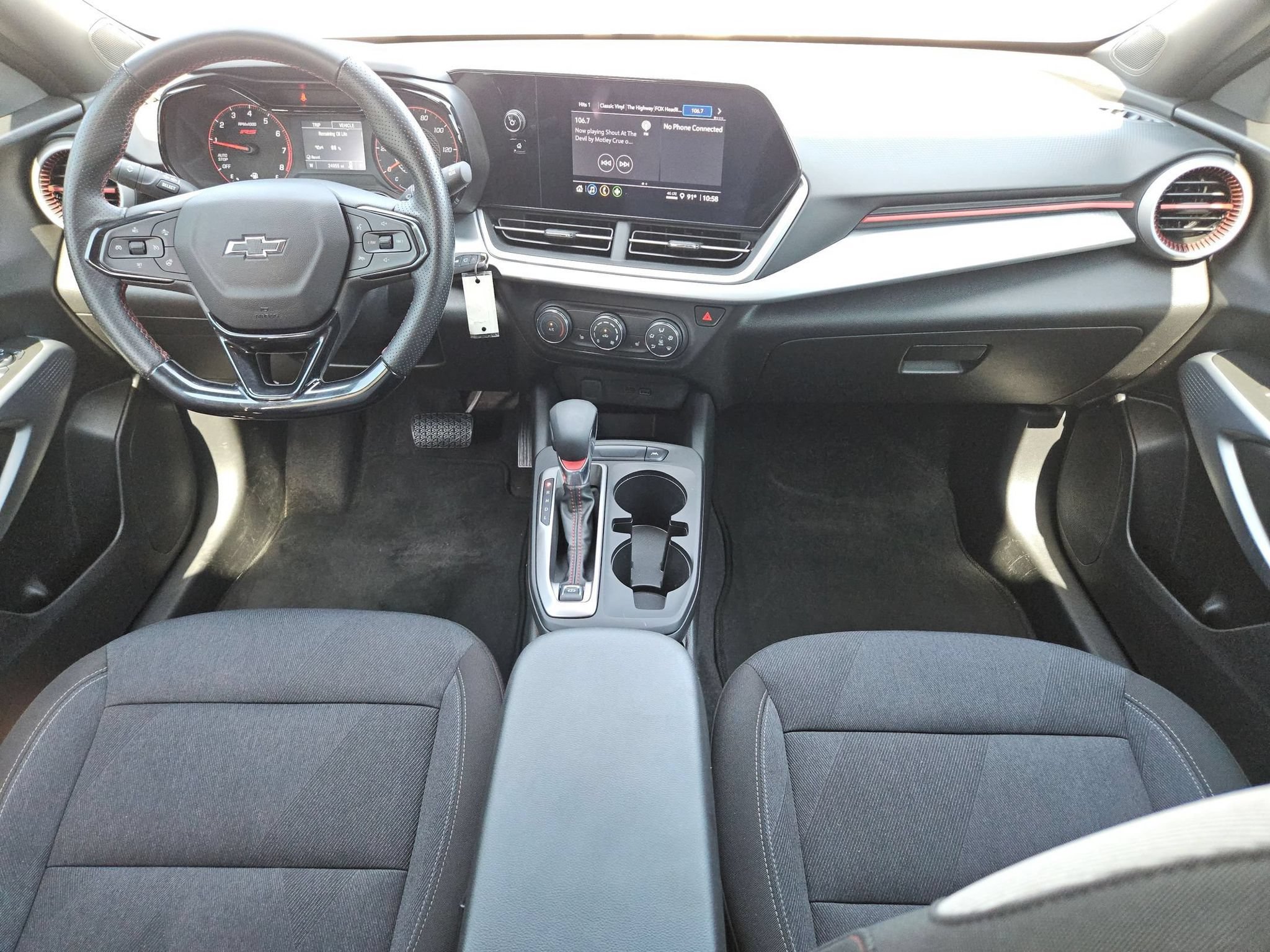 Certified 2025 Chevrolet Trax RS w/ Sunroof Package FWD image 16
