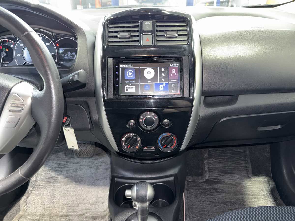 Used 2015 Nissan Versa Note SV image 19