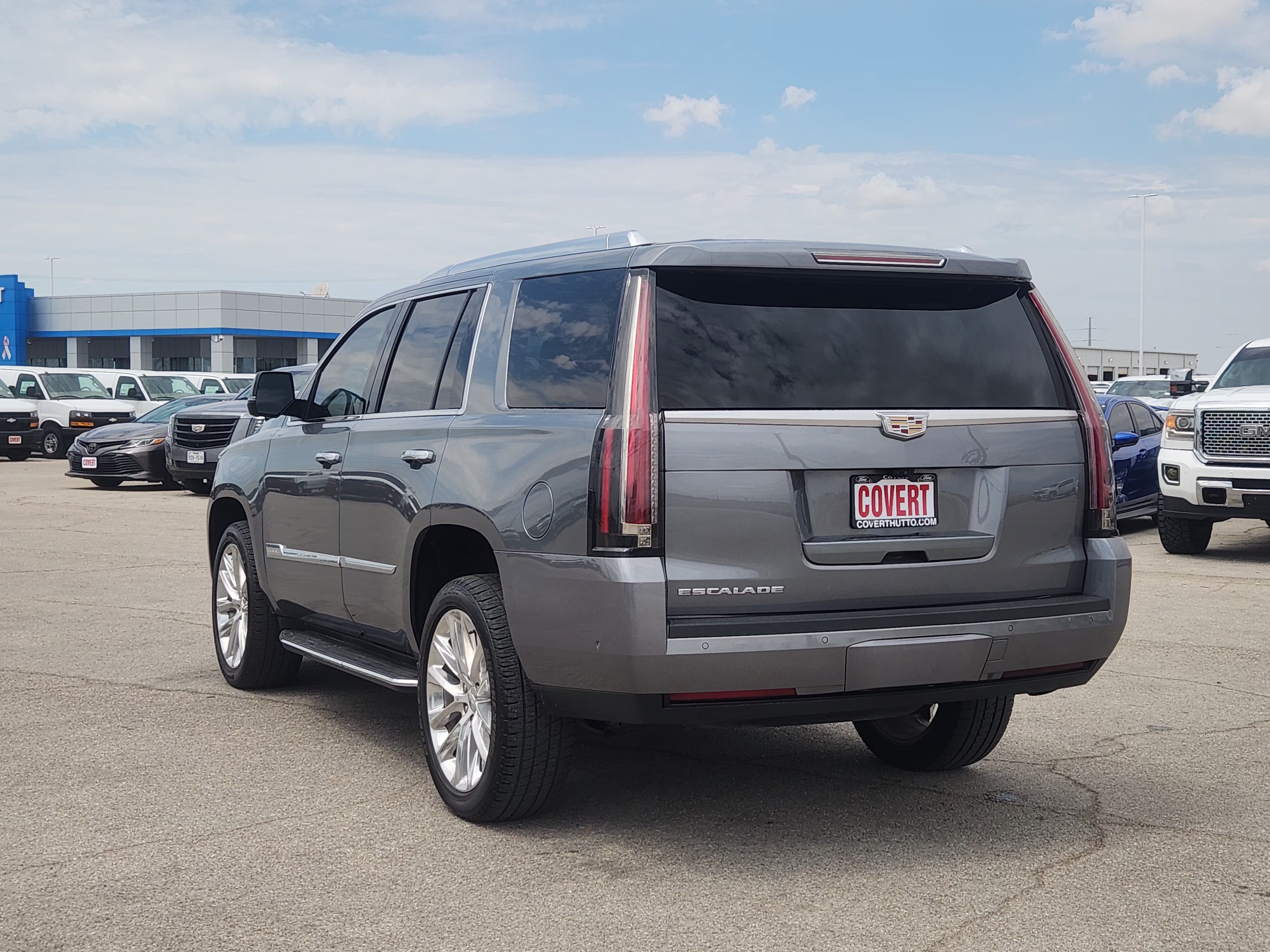 Used 2019 Cadillac Escalade Luxury RWD image 5