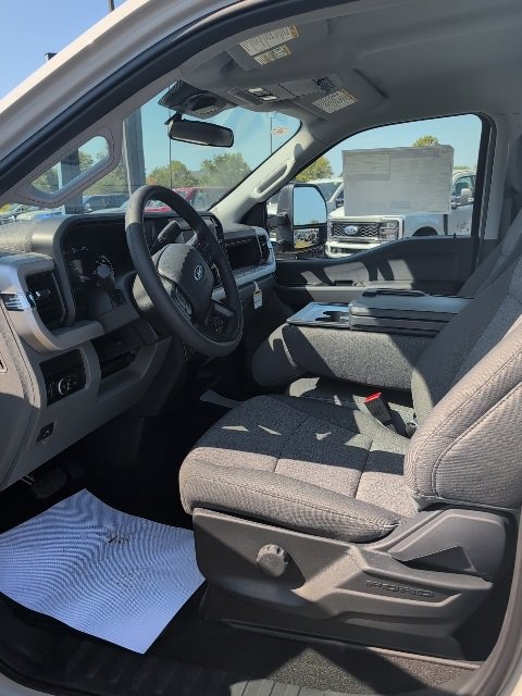 New 2026 Ford F250 4x4 Regular Cab Super Duty image 2