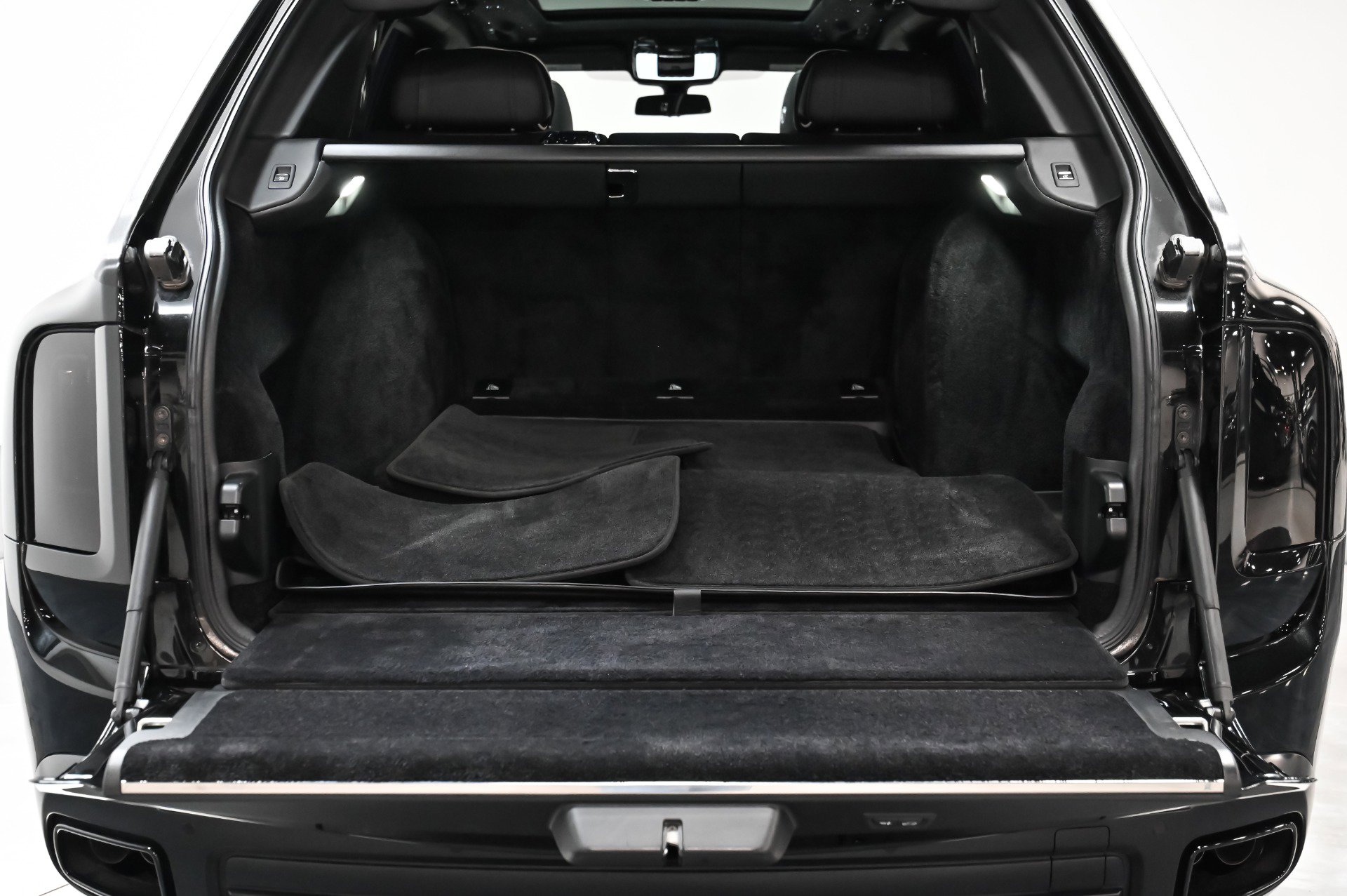 Used 2019 Rolls-Royce Cullinan image 65