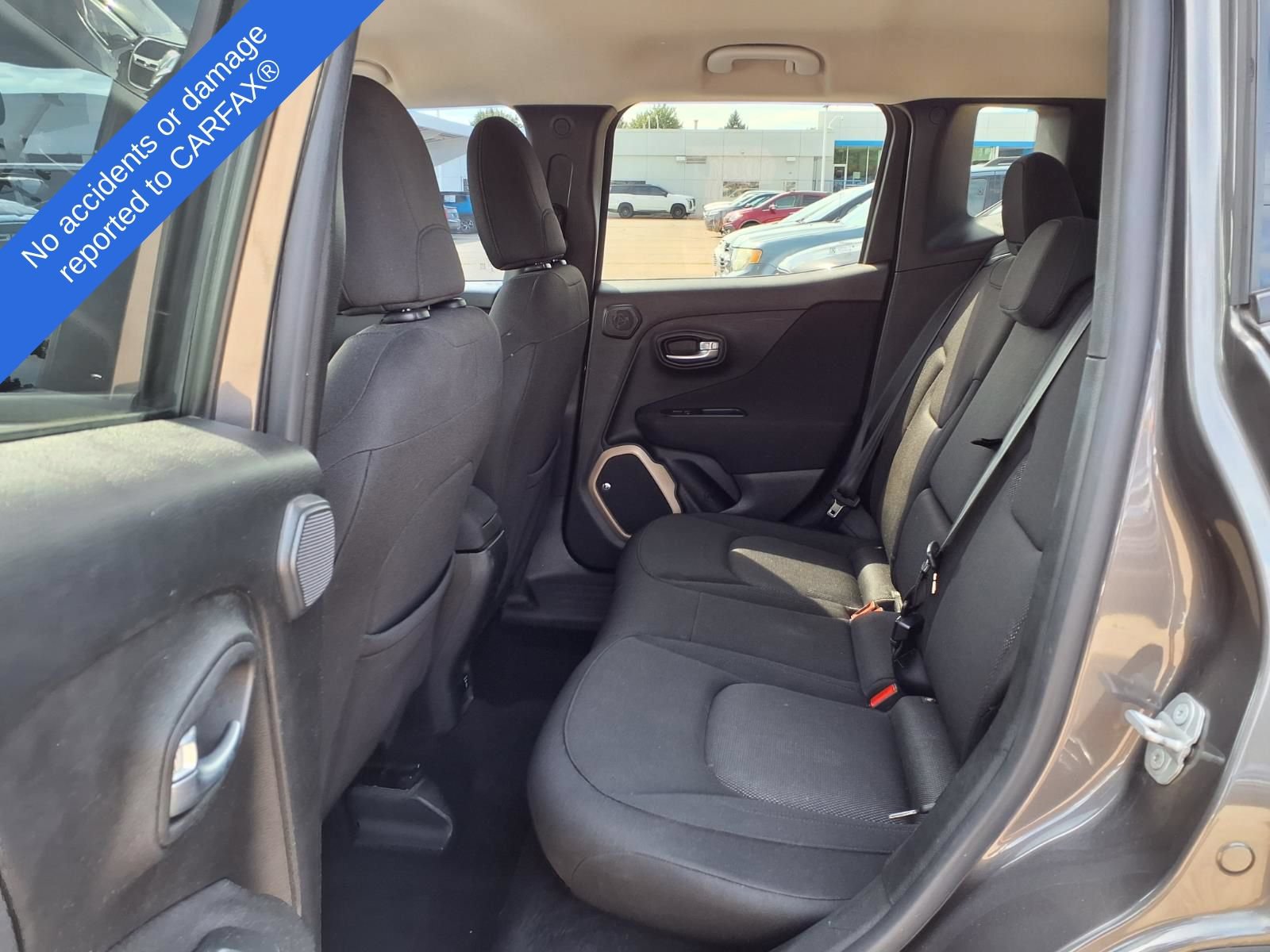 Used 2016 Jeep Renegade Latitude w/ Popular Equipment Group FWD image 12
