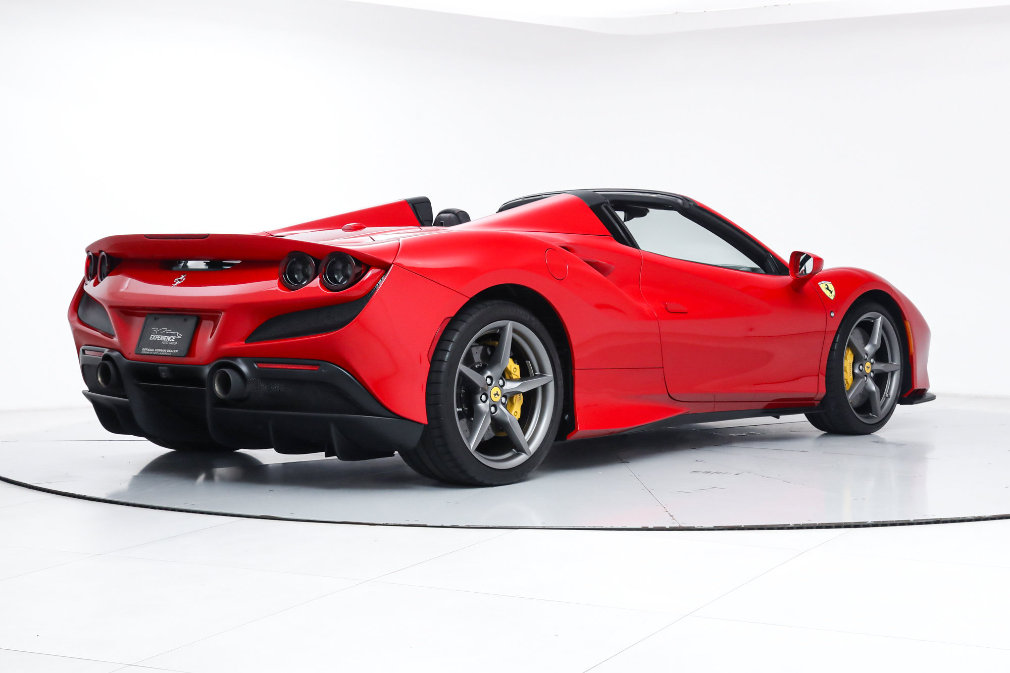 Certified 2023 Ferrari F8 Tributo RWD image 3