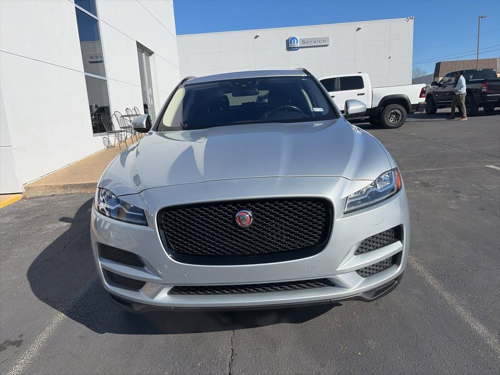 Used 2018 Jaguar F-PACE Prestige image 2
