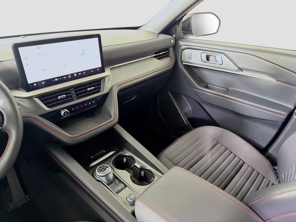 Used 2025 Ford Explorer ST-Line image 27