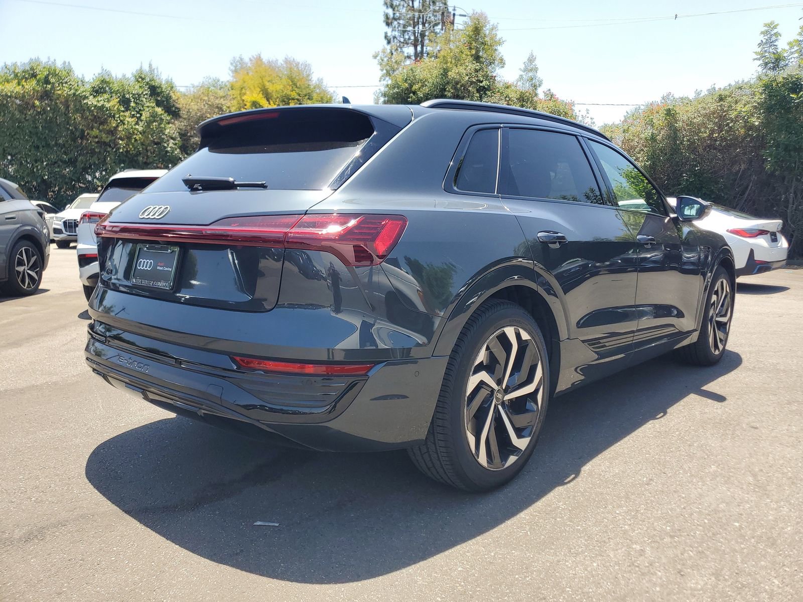 Used 2024 Audi Q8 e-tron Premium Plus w/ Premium Plus Package AWD/4WD image 4