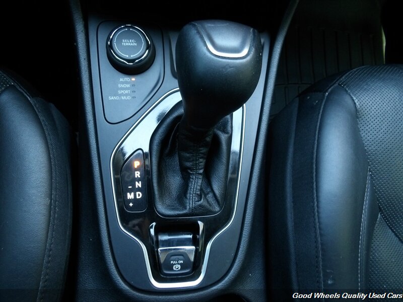Used 2019 Jeep Cherokee Limited AWD/4WD image 33