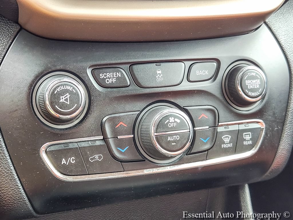 Used 2014 Jeep Cherokee Latitude w/ Comfort/Convenience Group AWD/4WD image 15