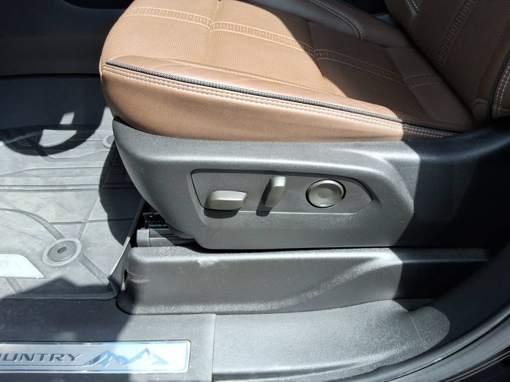 Certified 2025 Chevrolet Tahoe High Country w/ LPO, Illumination Package AWD/4WD image 26