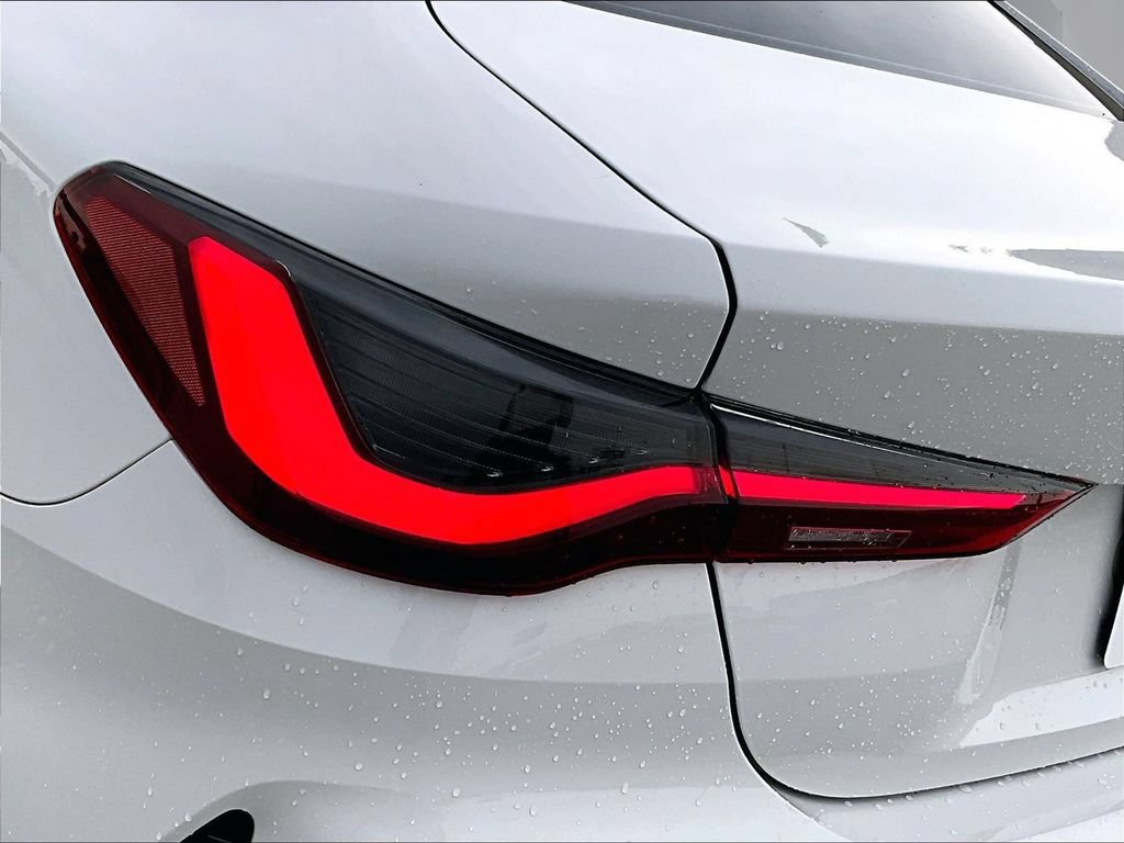 Used 2021 BMW 430i Coupe w/ Convenience Package RWD image 17