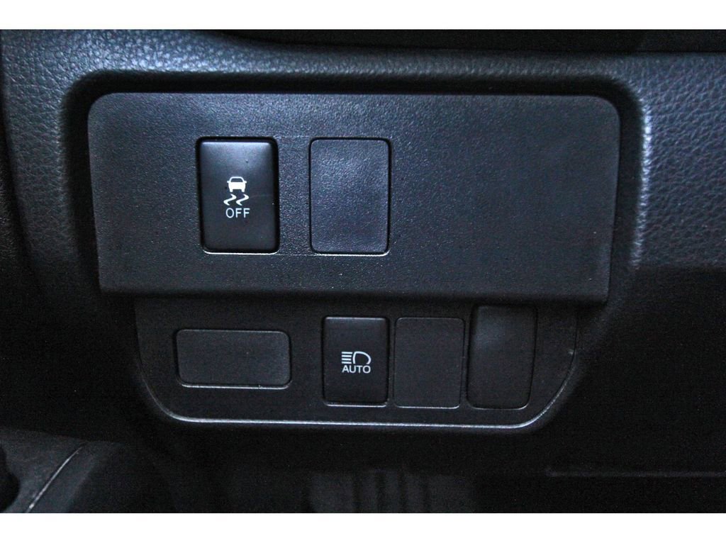 Used 2022 Toyota Tacoma SR AWD/4WD image 14