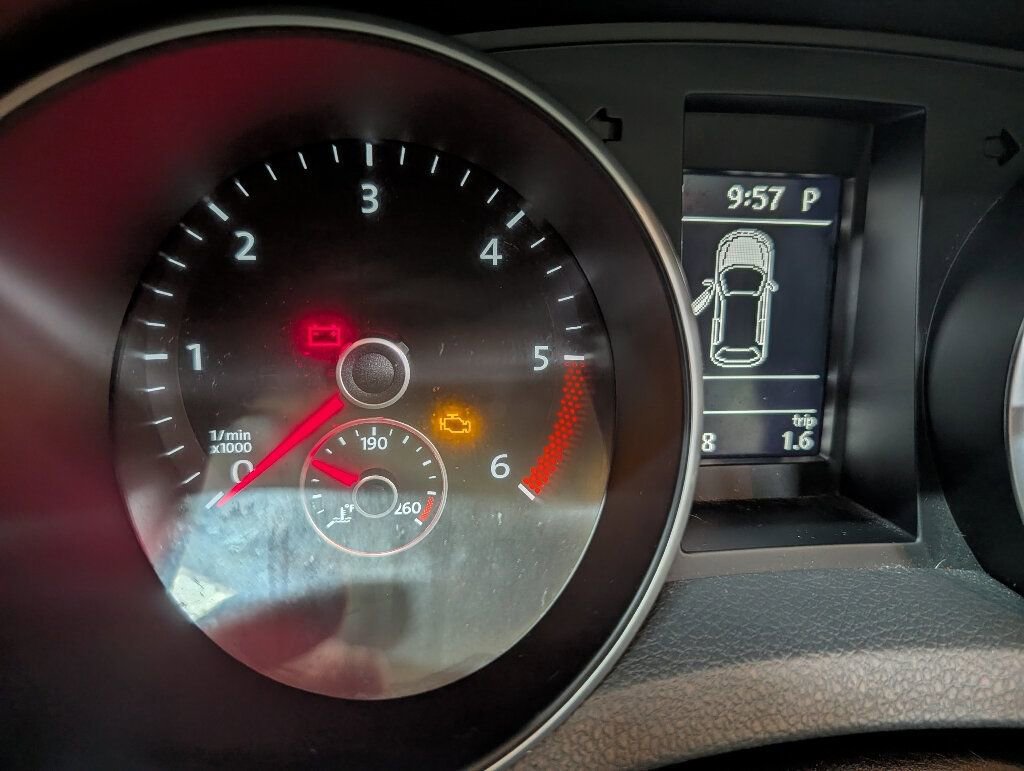 Used 2011 Suzuki SX4 AWD Hatchback image 33