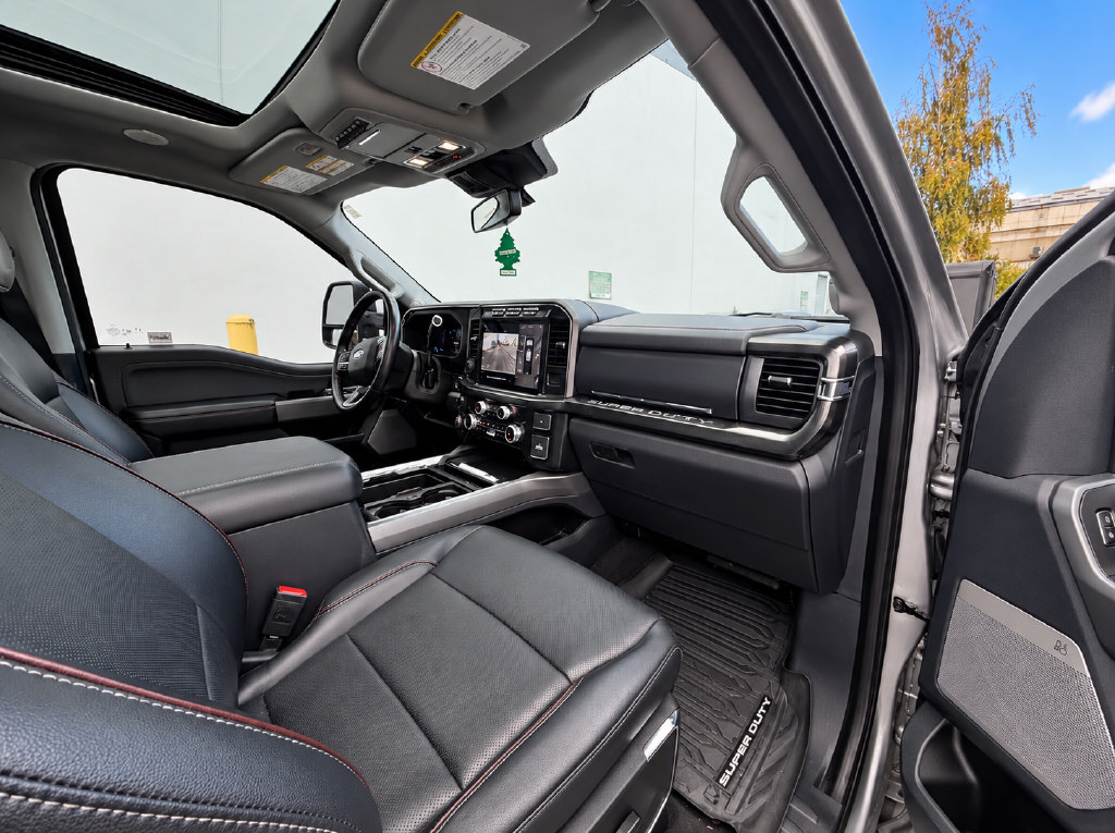 Used 2023 Ford F350 Lariat w/ Lariat Ultimate Package AWD/4WD image 7