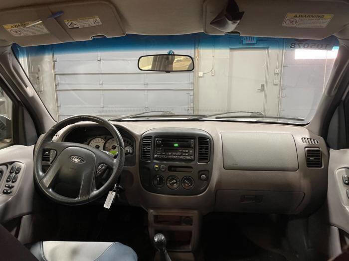 Used 2001 Ford Escape XLS image 31