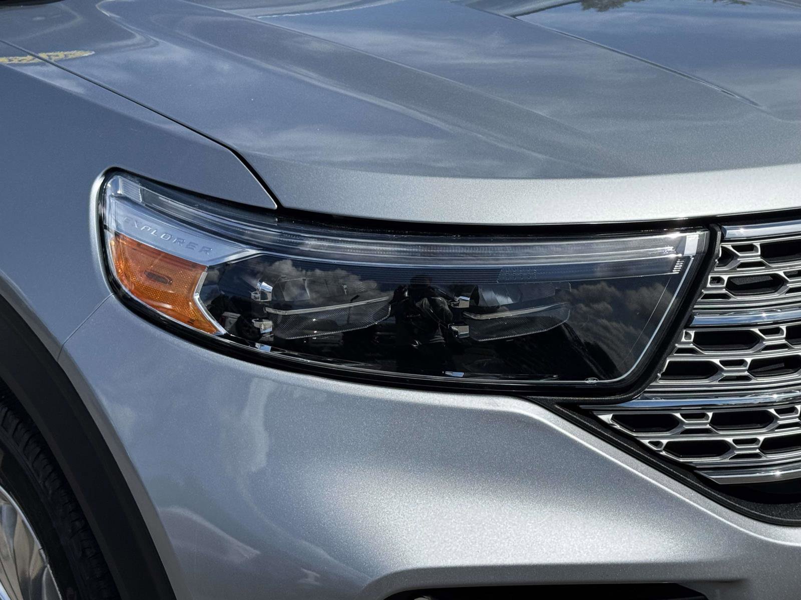 Used 2022 Ford Explorer Limited w/ Hybrid Equipment Group 310A image 7