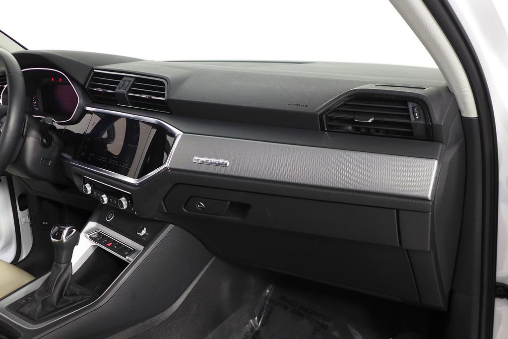 Used 2023 Audi Q3 2.0T Premium w/ Convenience Package image 14