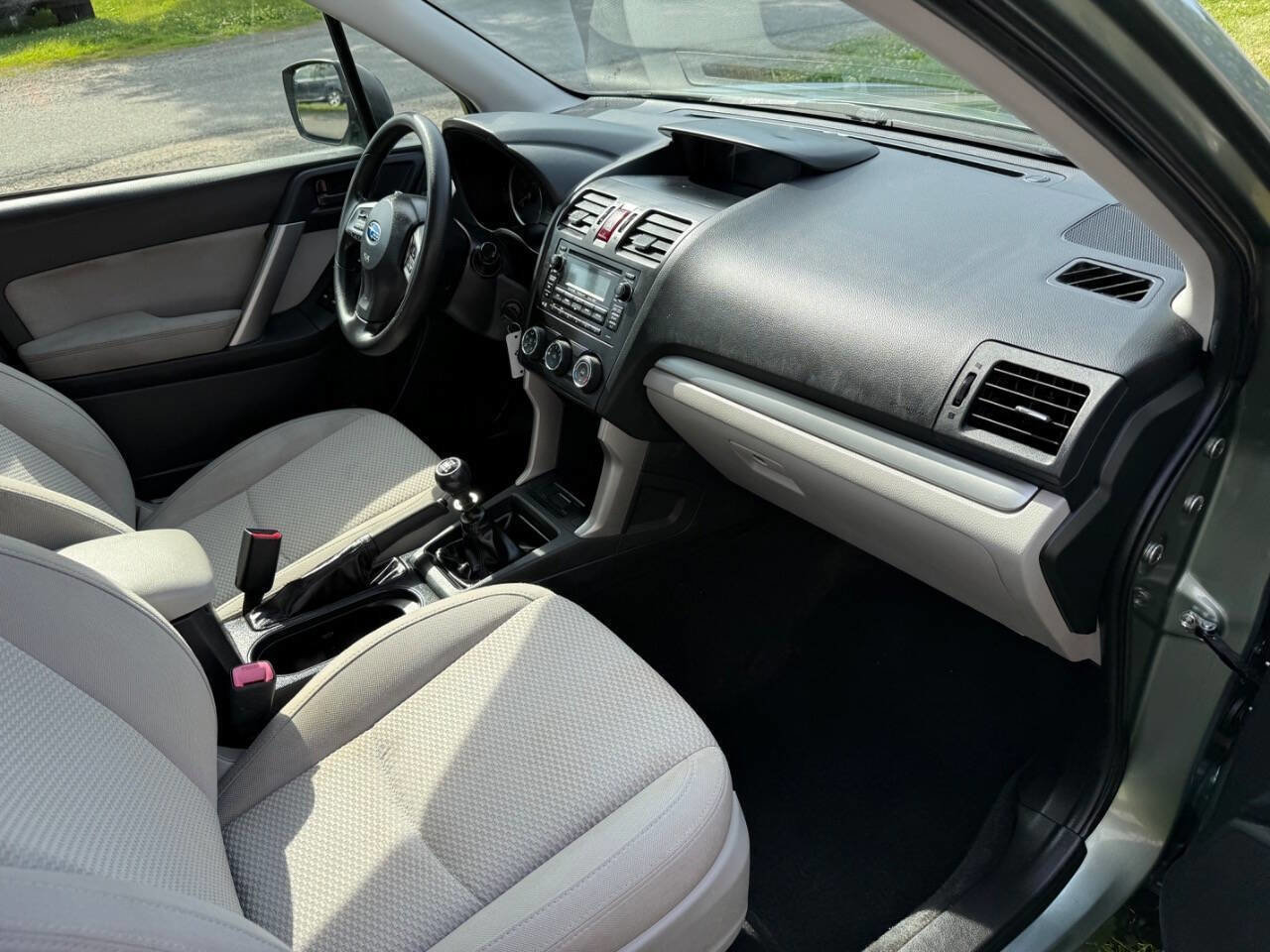 Used 2015 Subaru Forester 2.5i AWD/4WD image 22