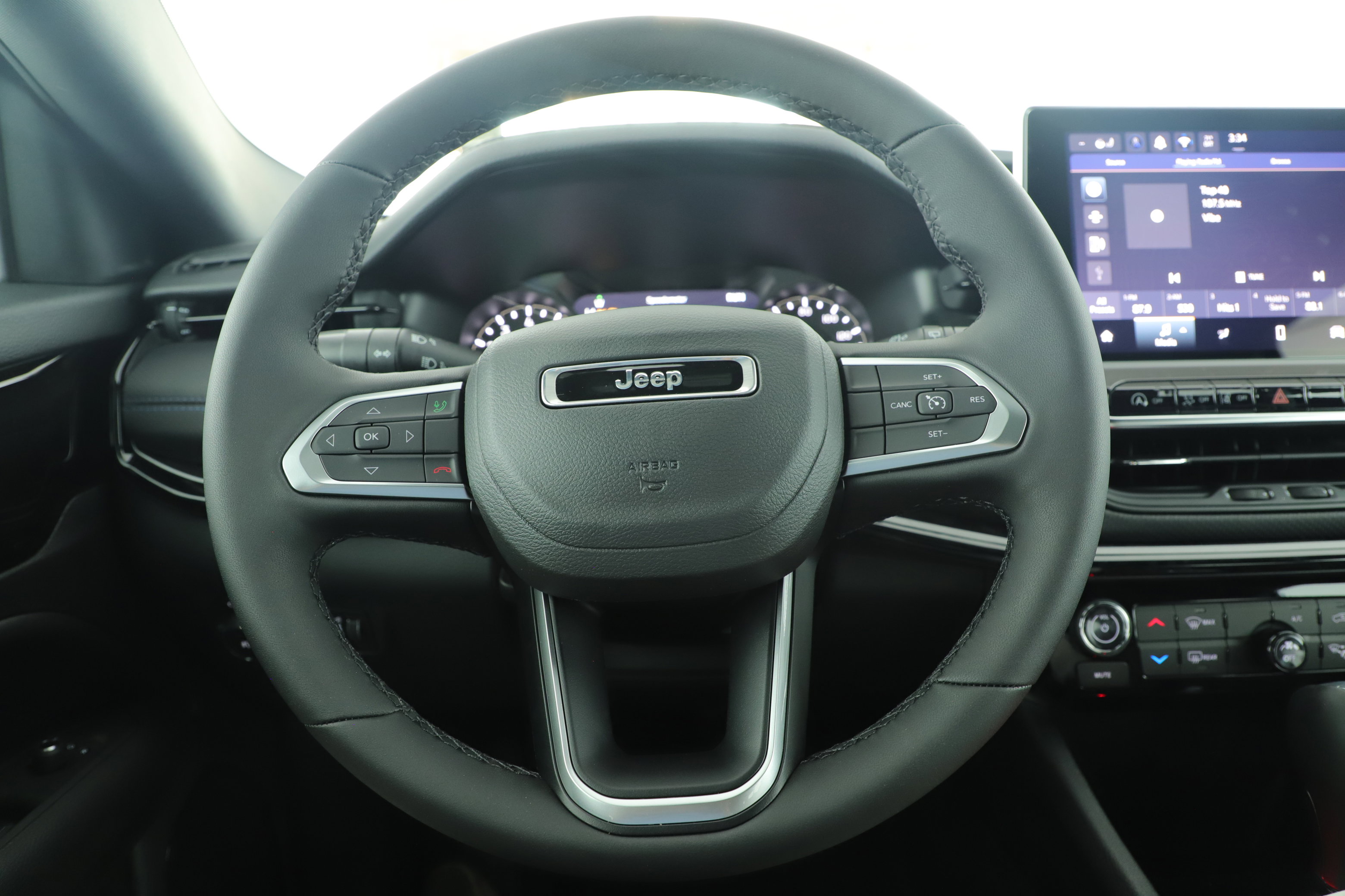 New 2026 Jeep Compass Latitude image 14