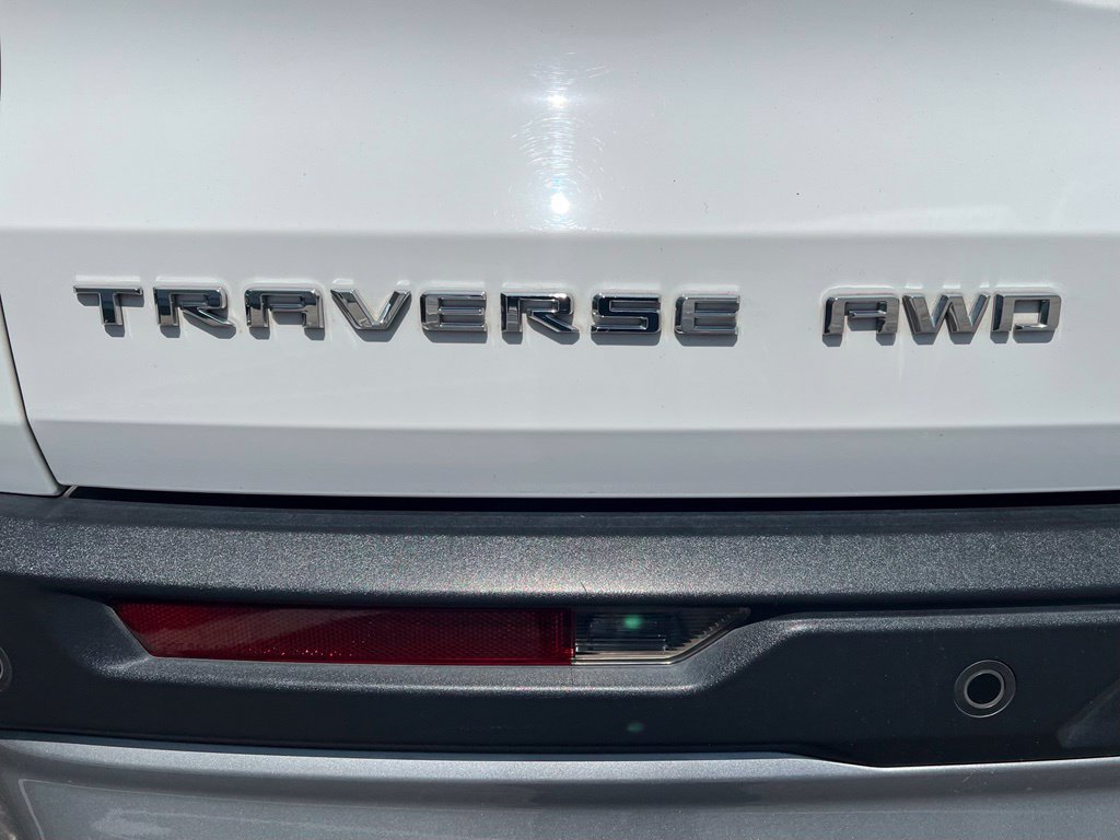 Used 2025 Chevrolet Traverse LT AWD/4WD image 8