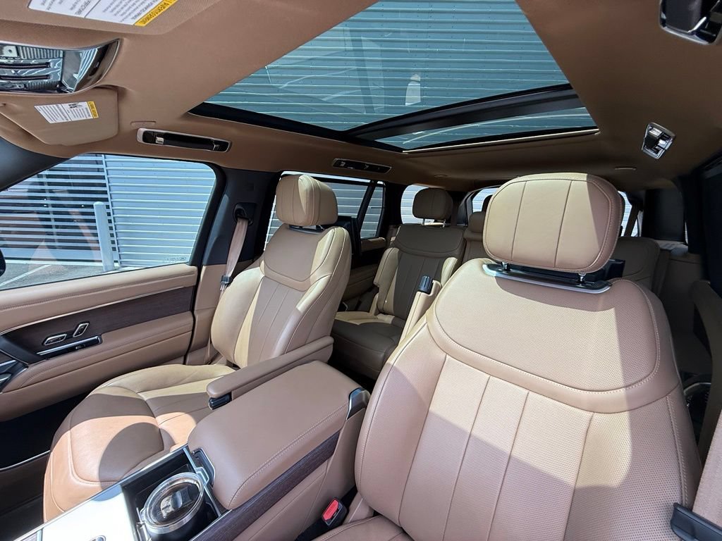 Certified 2025 Land Rover Range Rover Long Wheelbase SE AWD/4WD image 27