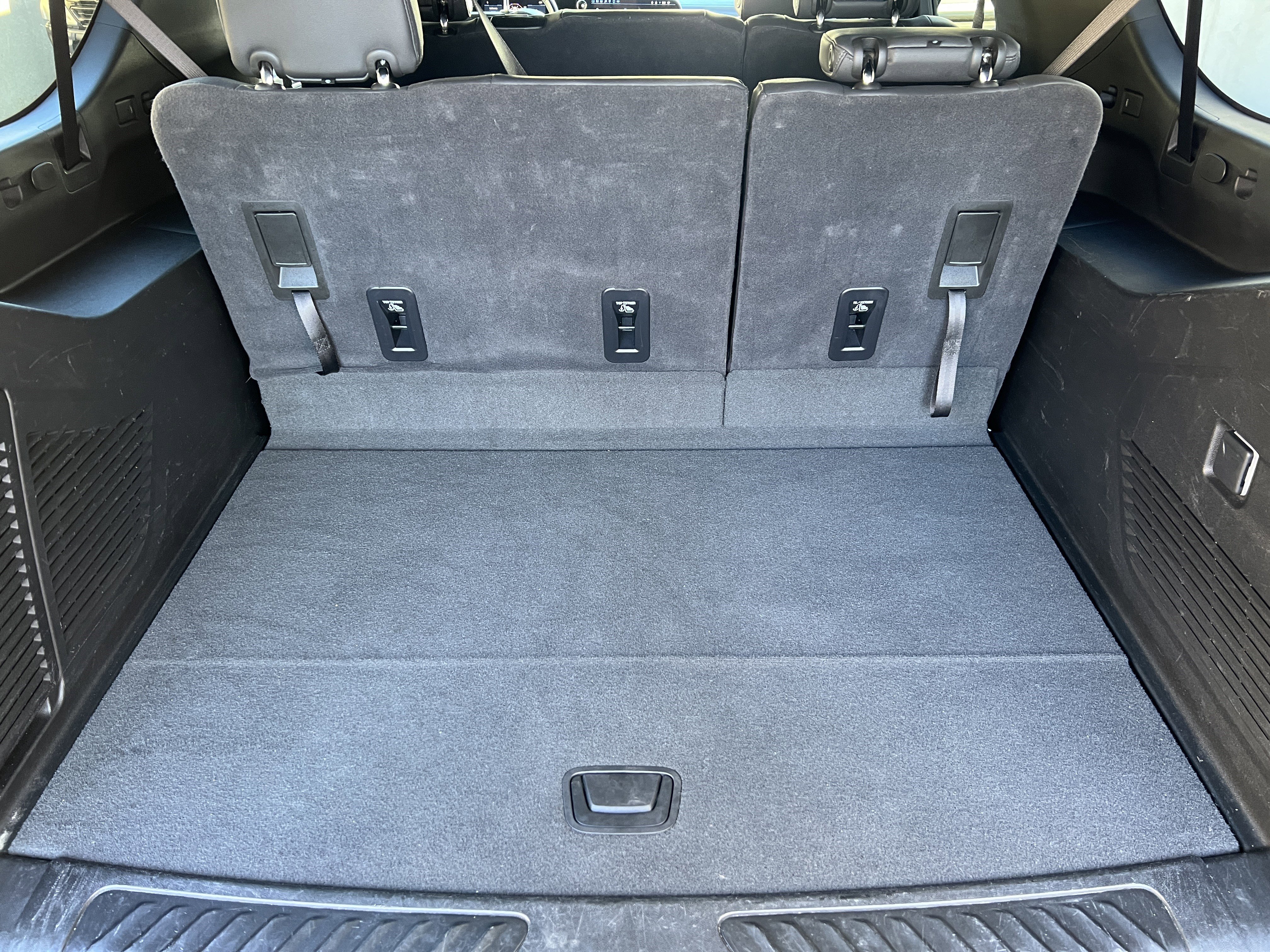 Used 2025 Chevrolet Suburban LT image 17