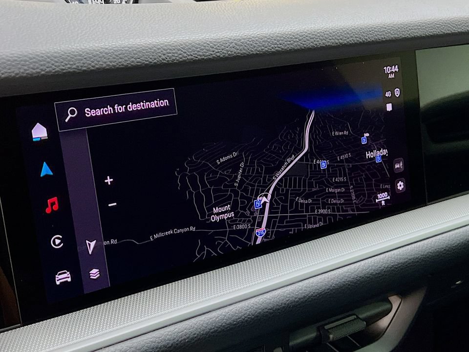 Certified 2025 Porsche Cayenne E-Hybrid Coupe AWD/4WD image 16