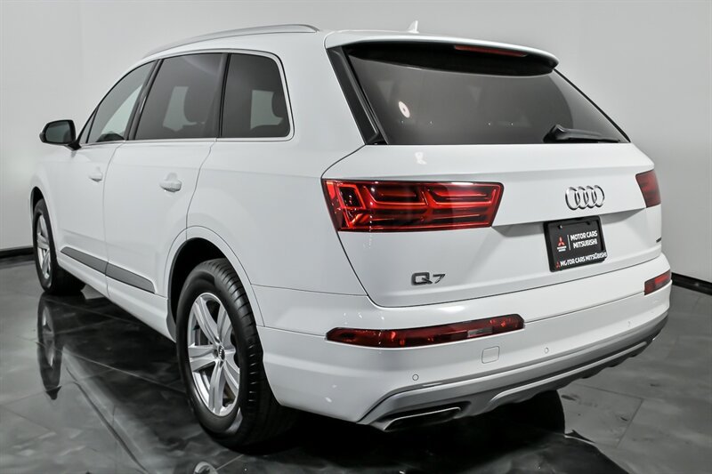 Used 2017 Audi Q7 2.0T Premium AWD/4WD image 7