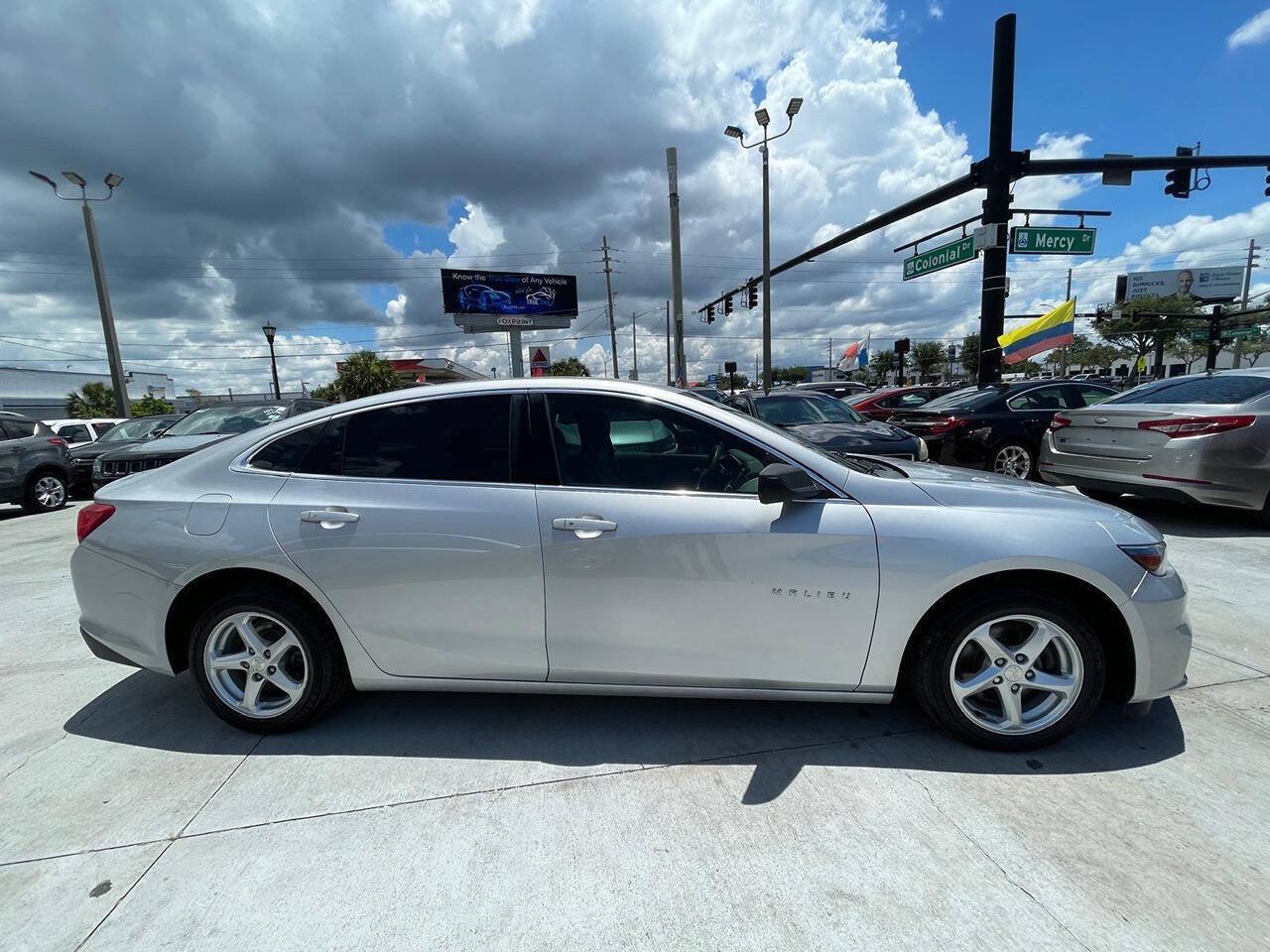 Used 2018 Chevrolet Malibu LS FWD image 4