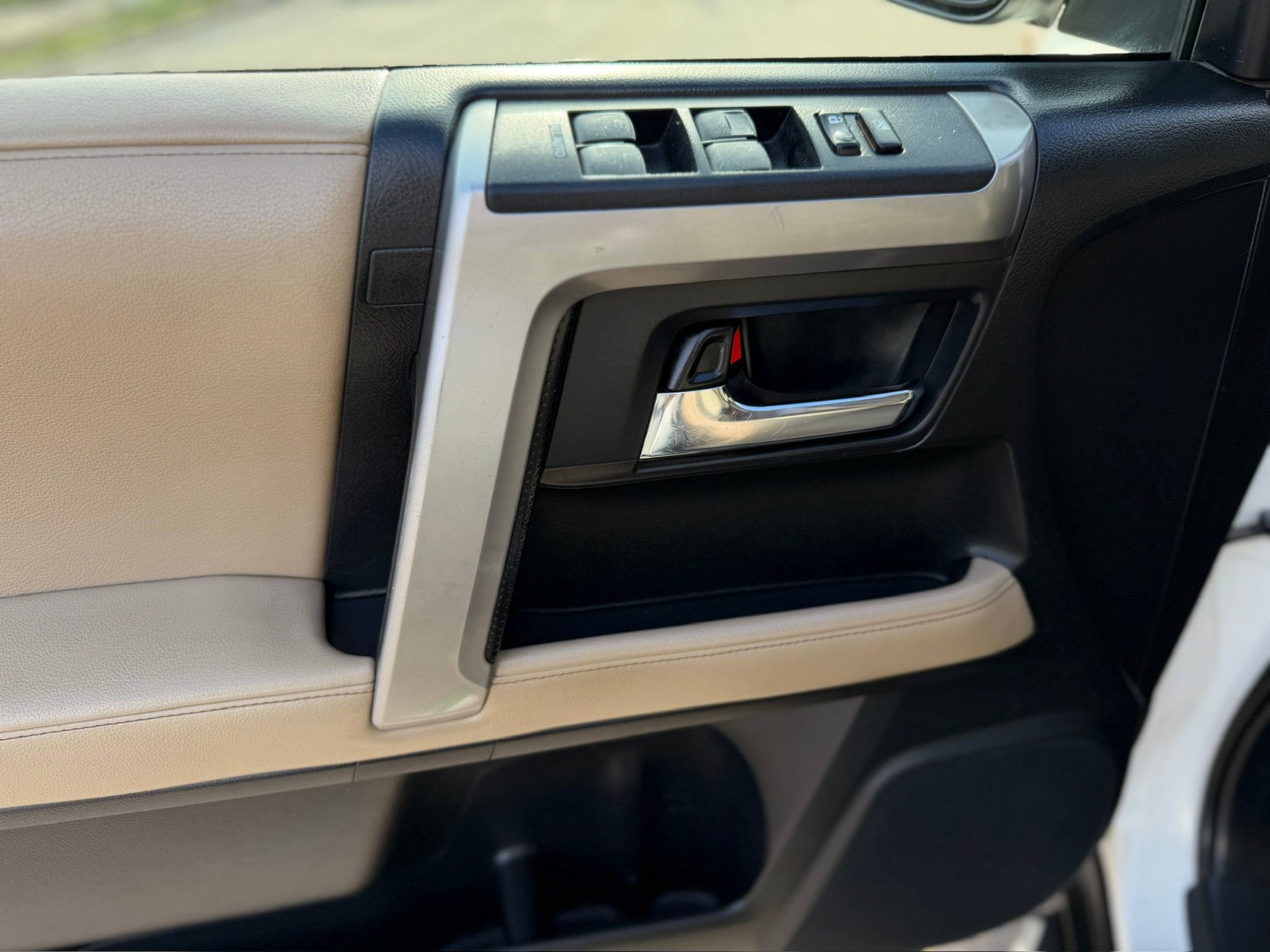 Used 2016 Toyota 4Runner SR5 Premium image 17