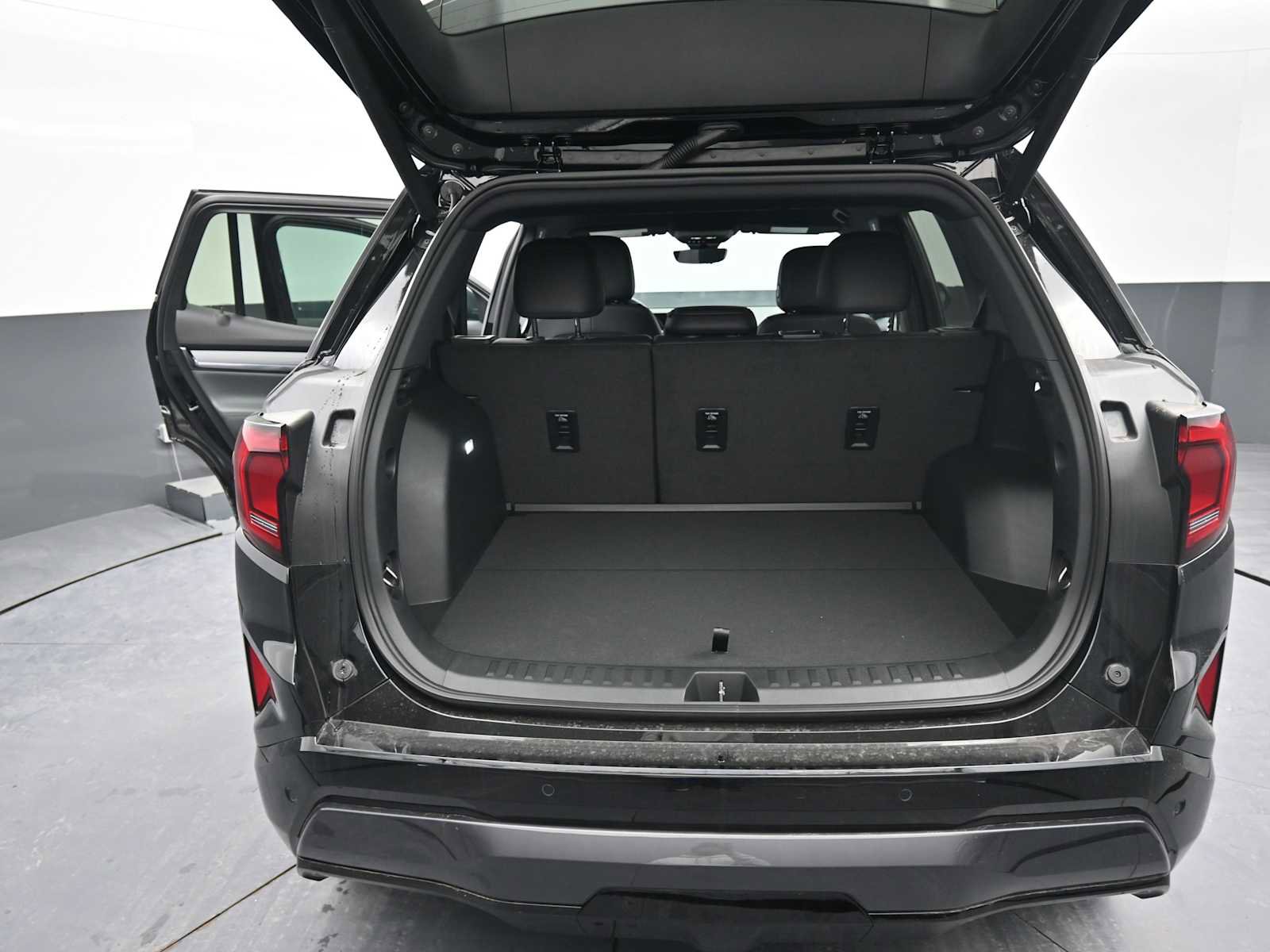 New 2026 GMC Terrain AT4 w/ Convenience Package III image 24