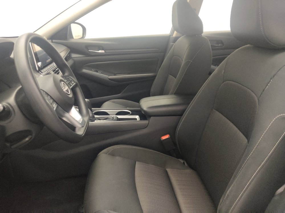 Used 2024 Nissan Altima 2.5 SV FWD image 17