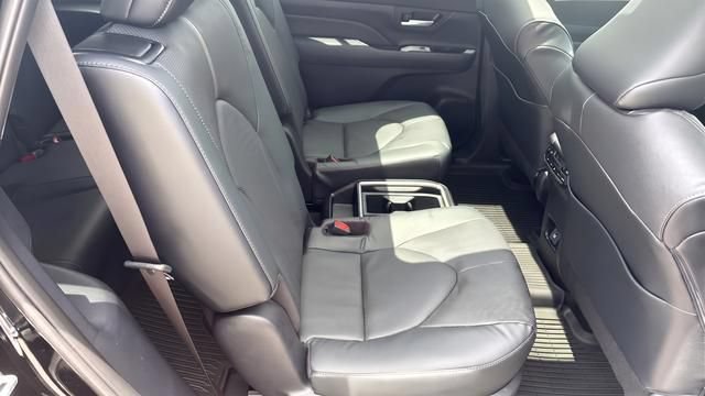 Used 2026 Toyota Grand Highlander AWD image 30