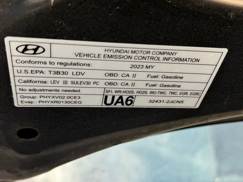 Used 2023 Hyundai Elantra Limited image 31