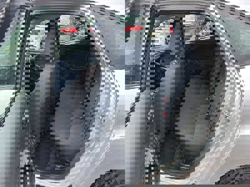 Used 2018 Ford Focus S image 9