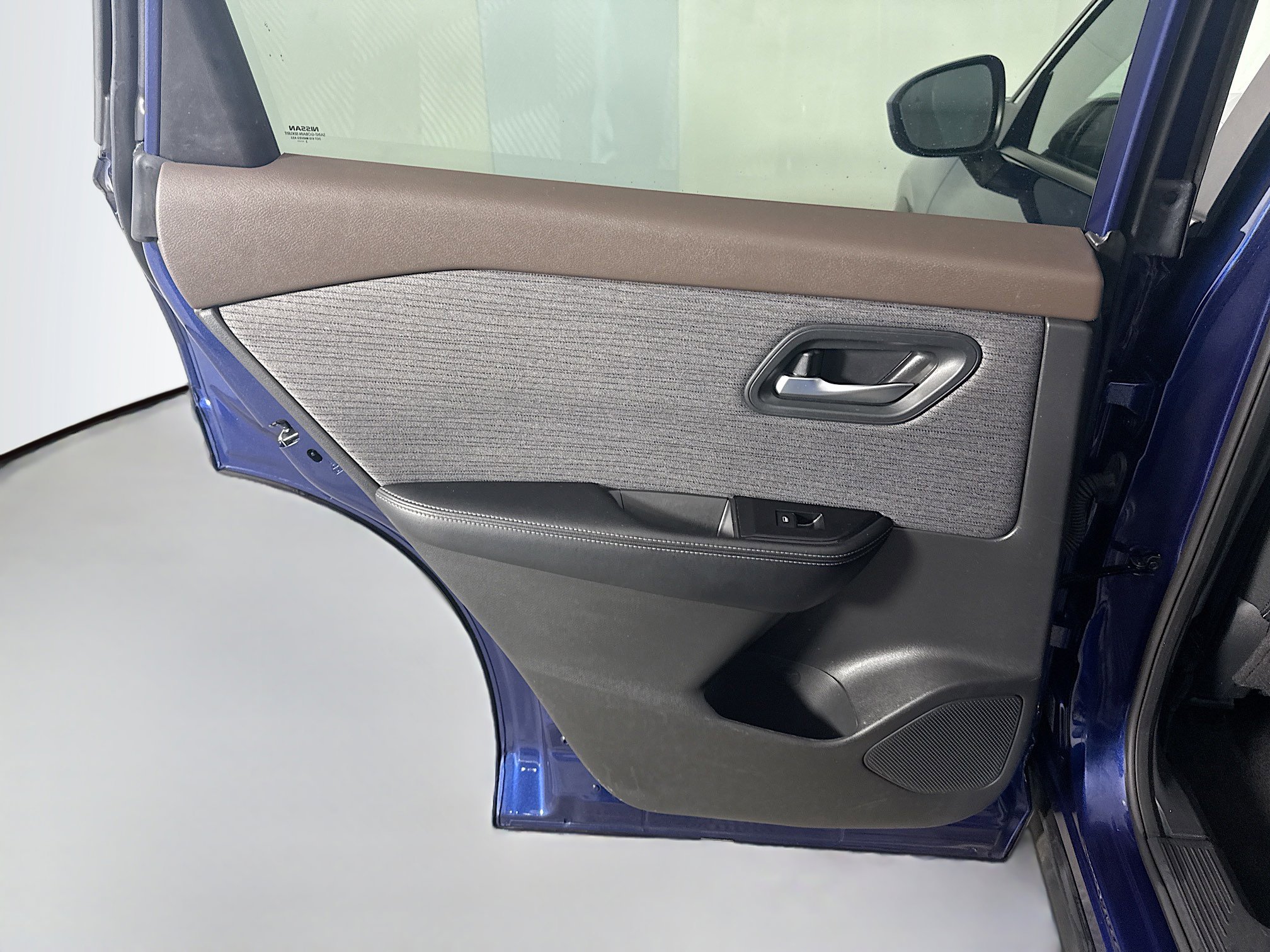 Used 2023 Nissan Rogue SV image 26