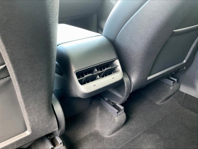 Used 2024 Tesla Model Y Performance AWD/4WD image 12