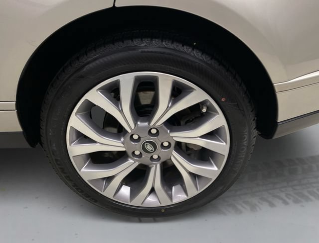 Used 2018 Land Rover Range Rover Supercharged AWD/4WD image 19