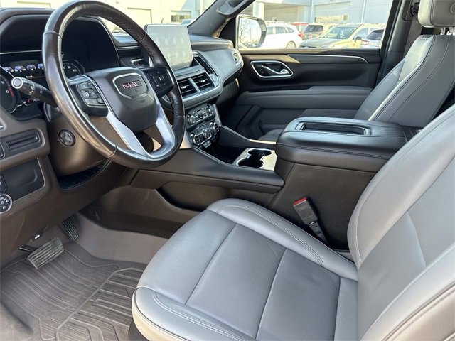 Used 2021 GMC Yukon XL SLT w/ SLT Luxury Package image 12